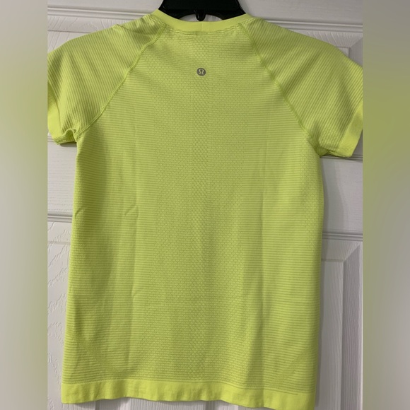 Lululemon Swiftly t-shirt - Picture 4 of 5